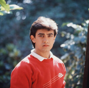 Indian actor Amir Khan, 1988. (Photo by Dinodia Photos/Getty Images)